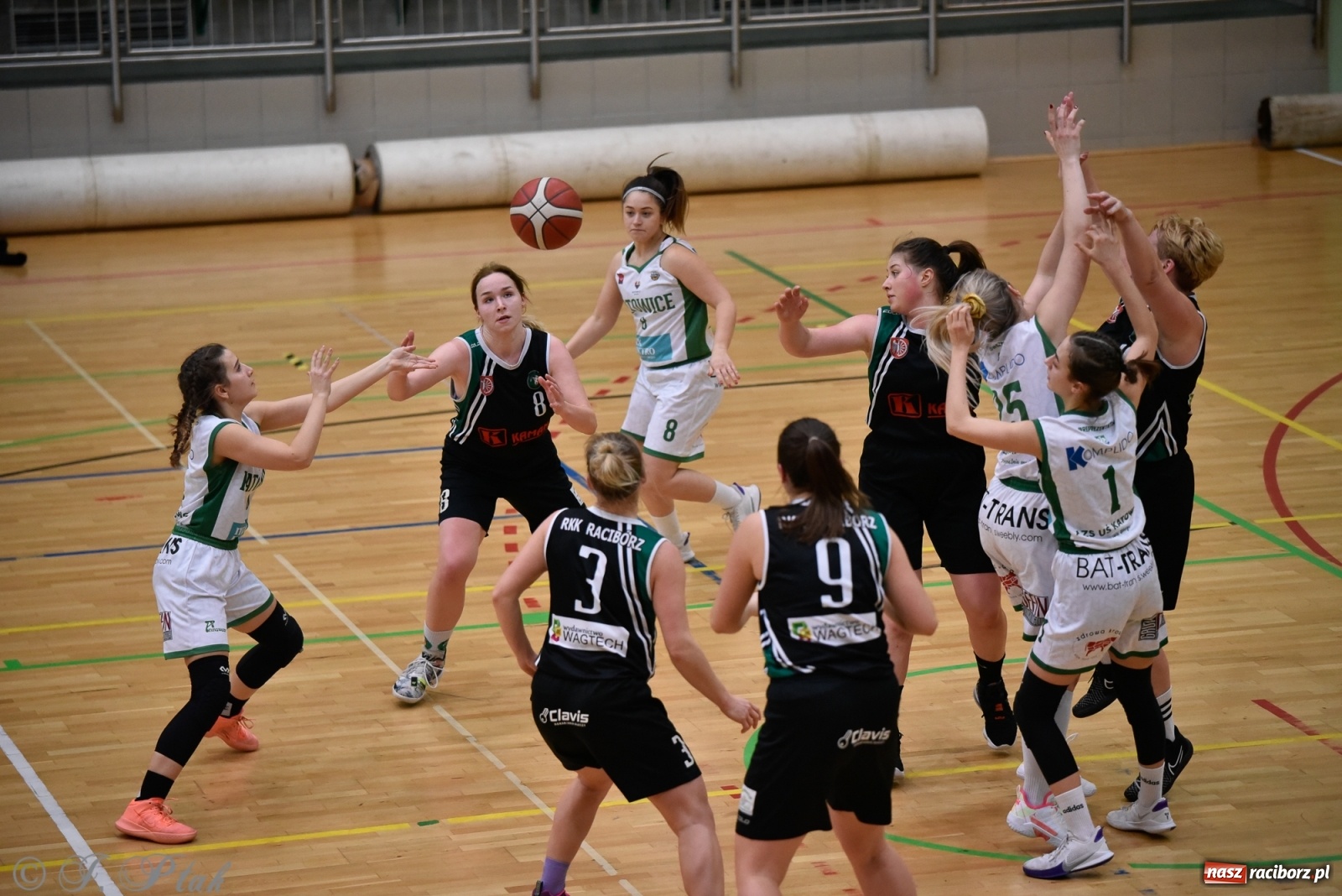 Zdjęcie w galerii na portalu naszraciborz.pl: Osłabione RKK nie sprostało Katowicom [FOTO] wiadomości z regionu