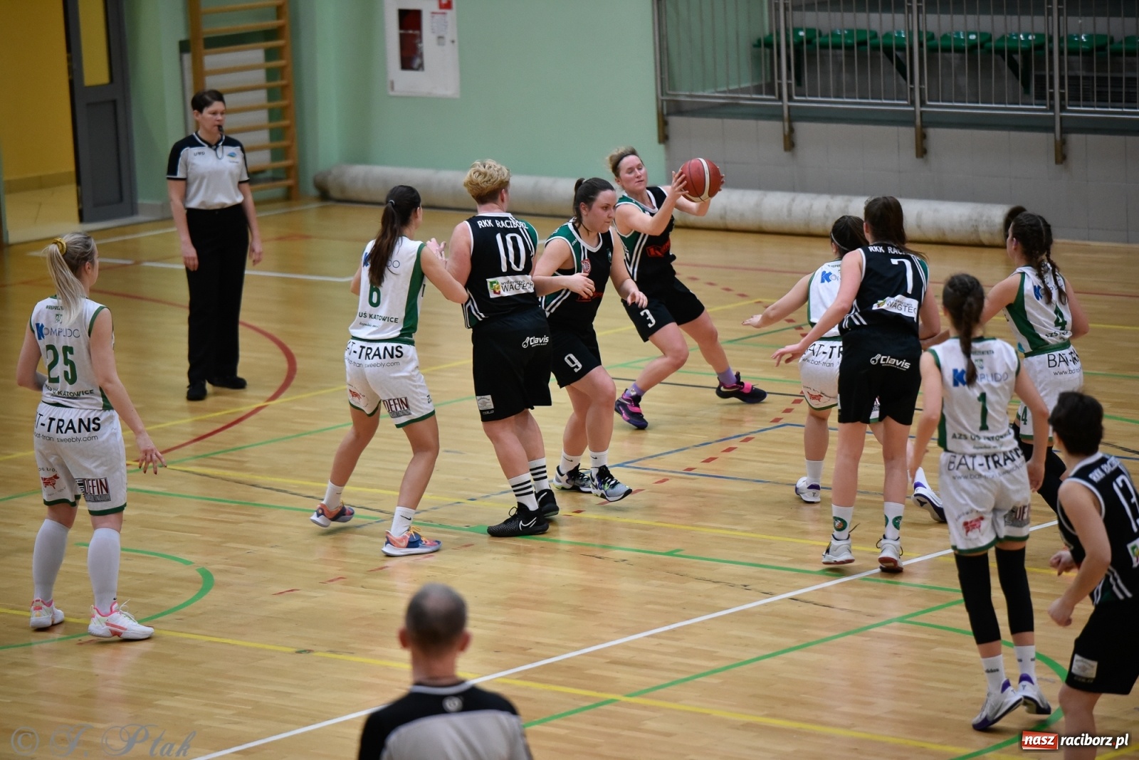 Zdjęcie w galerii na portalu naszraciborz.pl: Osłabione RKK nie sprostało Katowicom [FOTO] wiadomości z regionu