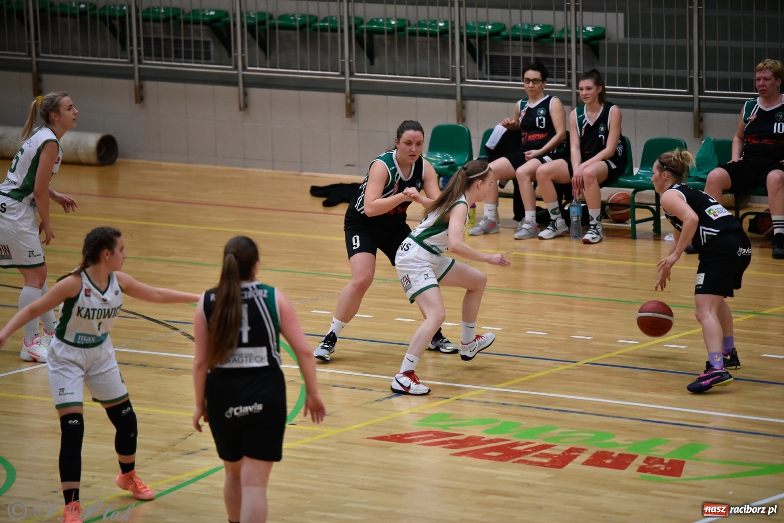 Zdjęcie w galerii na portalu naszraciborz.pl: Osłabione RKK nie sprostało Katowicom [FOTO] wiadomości z regionu