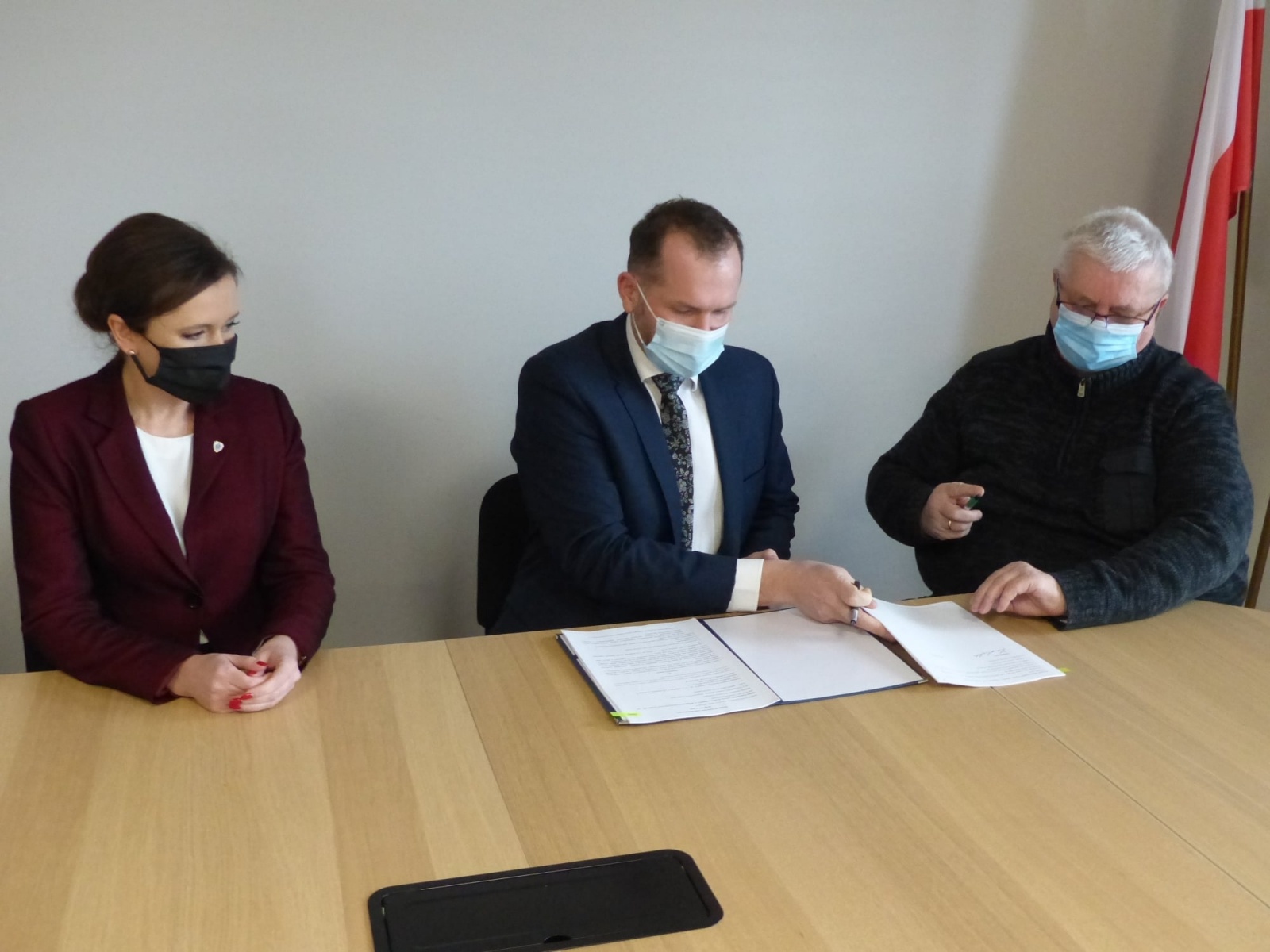 Zdjęcie w galerii na portalu naszraciborz.pl: Podpisano umowę na rozbudowę kanalizacji deszczowej w Borucinie. Wieś nie będzie już zalewana wiadomości z regionu