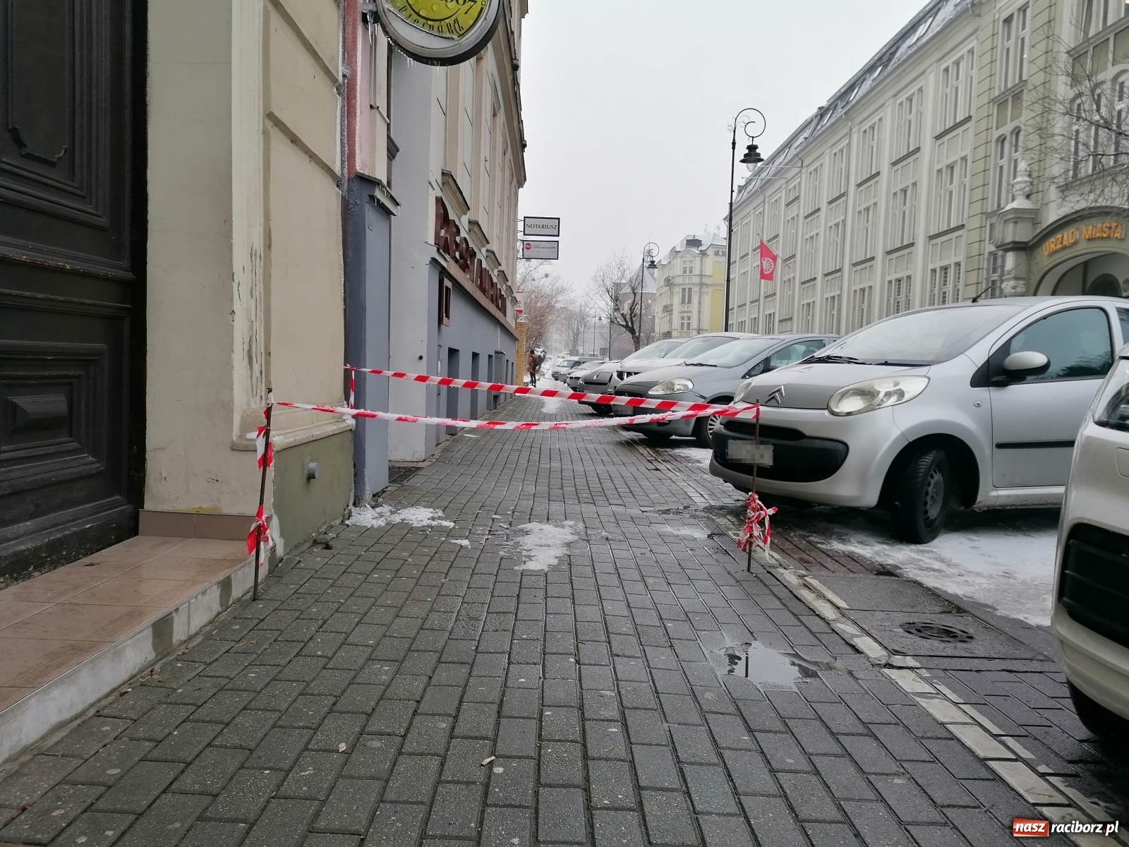 Zdjęcie w galerii na portalu naszraciborz.pl: Sople, spóźnieni drogowcy i czekanie na dokumentację wiadomości z regionu