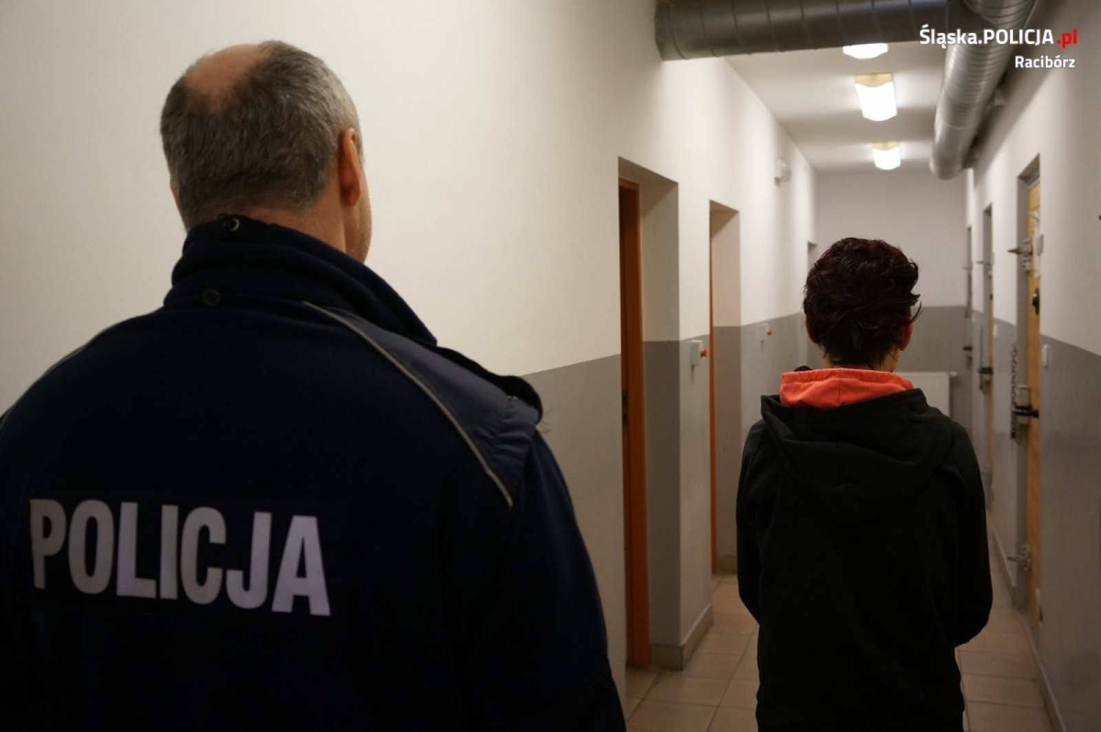 Zdjęcie w galerii na portalu naszraciborz.pl: Zdradziło ich nerwowe zachowanie. Dopalacze i narkotyki w passacie [FOTO] wiadomości z regionu