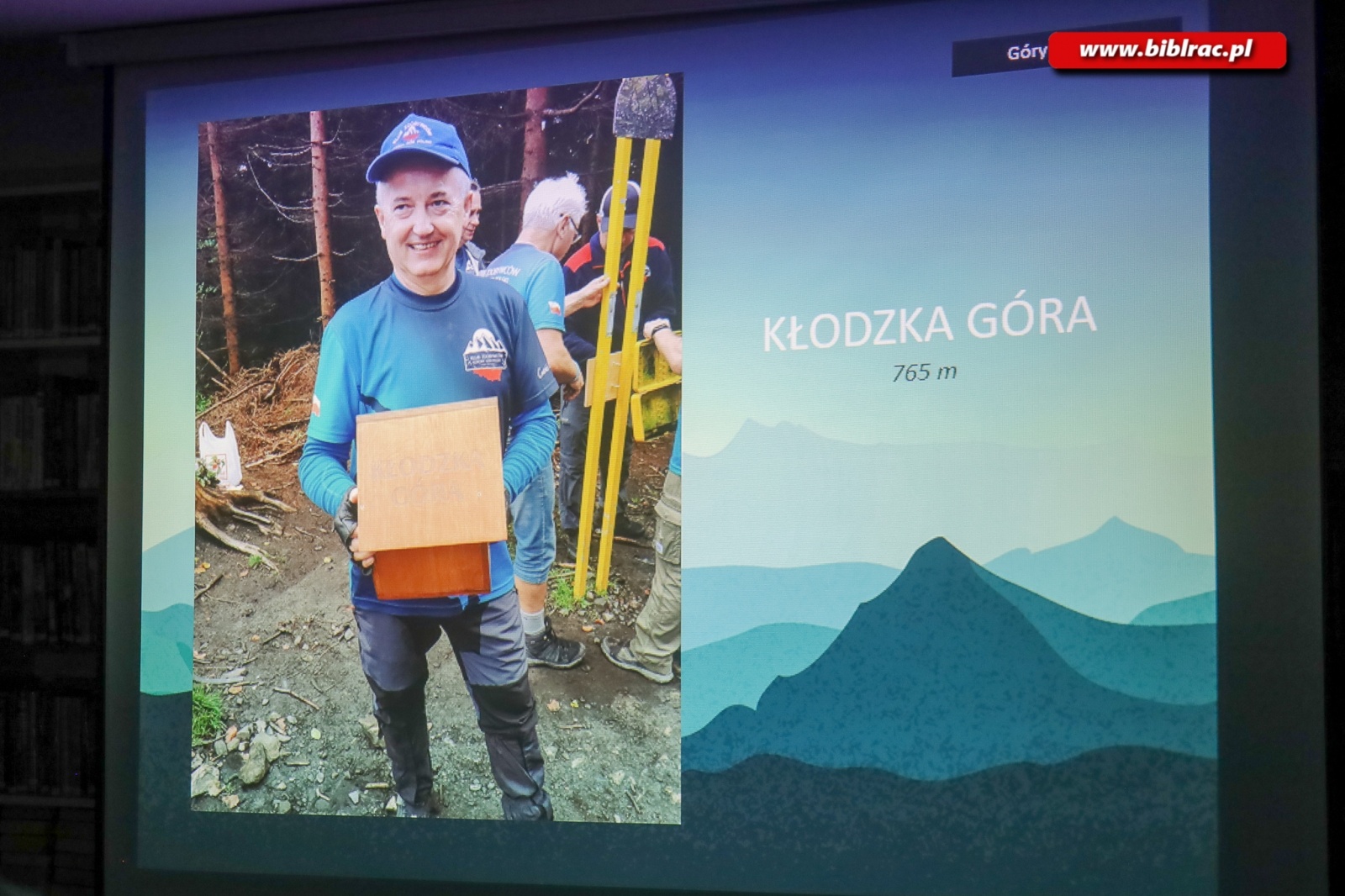 Zdjęcie w galerii na portalu naszraciborz.pl: Korona Gór Polski – góry dla każdego? Andrzej Kuśnierz w bibliotece na Ostrogu wiadomości z regionu