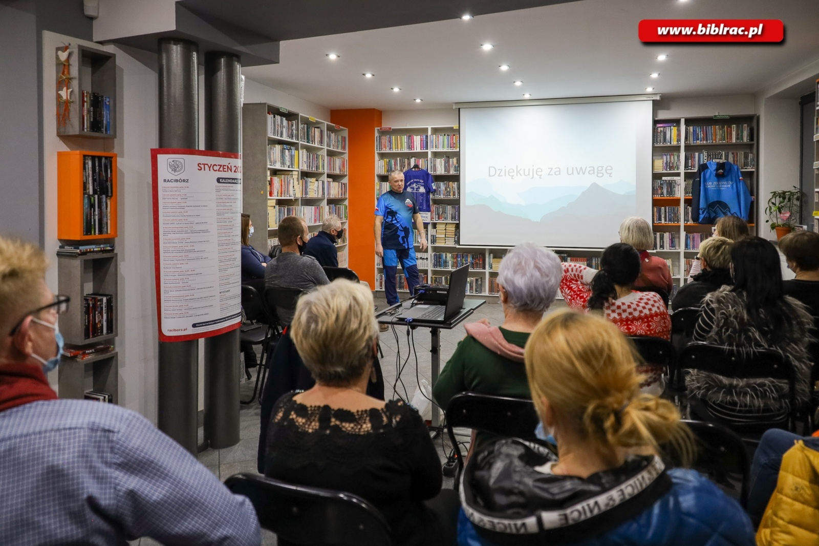 Zdjęcie w galerii na portalu naszraciborz.pl: Korona Gór Polski – góry dla każdego? Andrzej Kuśnierz w bibliotece na Ostrogu wiadomości z regionu