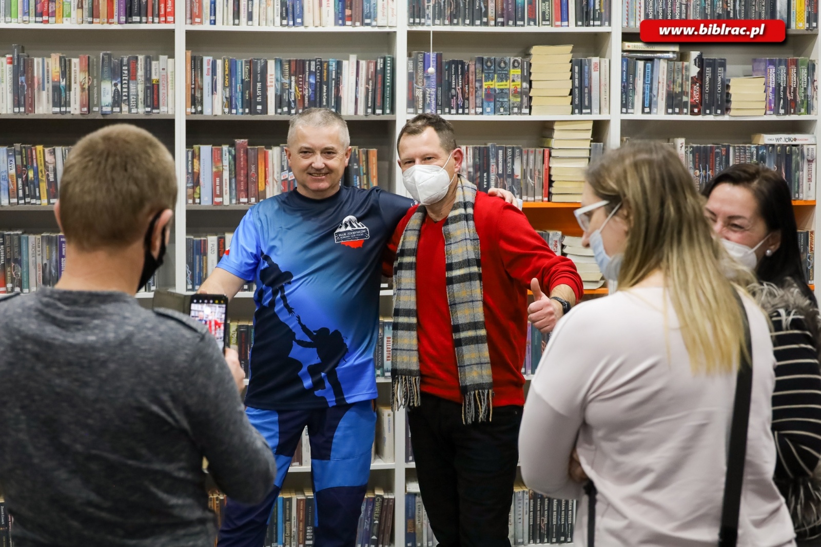Zdjęcie w galerii na portalu naszraciborz.pl: Korona Gór Polski – góry dla każdego? Andrzej Kuśnierz w bibliotece na Ostrogu wiadomości z regionu