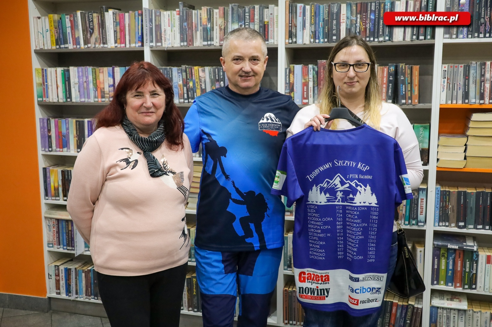 Zdjęcie w galerii na portalu naszraciborz.pl: Korona Gór Polski – góry dla każdego? Andrzej Kuśnierz w bibliotece na Ostrogu wiadomości z regionu
