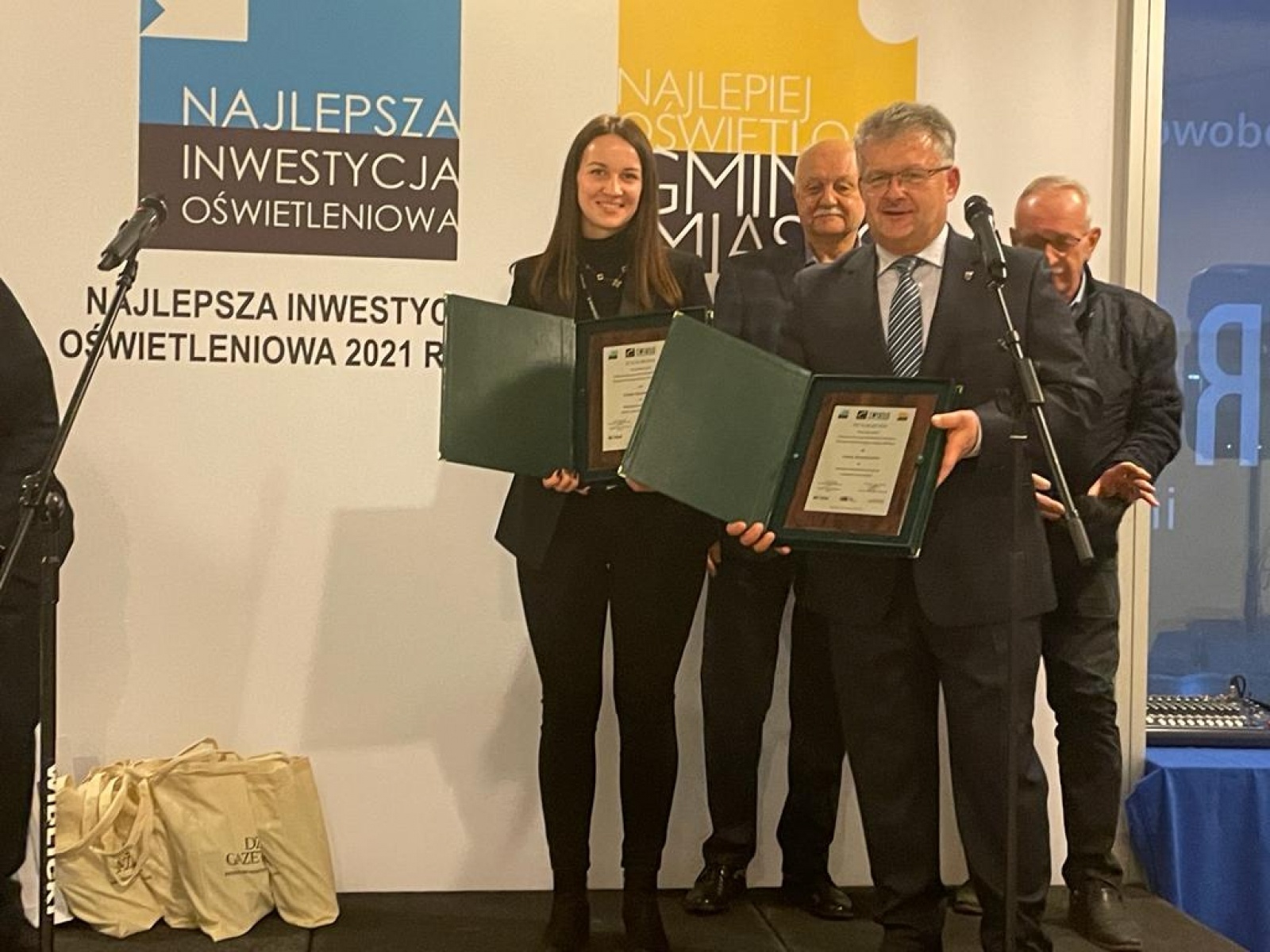 Zdjęcie w galerii na portalu naszraciborz.pl: Gmina Krzyżanowice z nagrodami w konkursie na najlepsze inwestycje dot. oświetlenia wiadomości z regionu