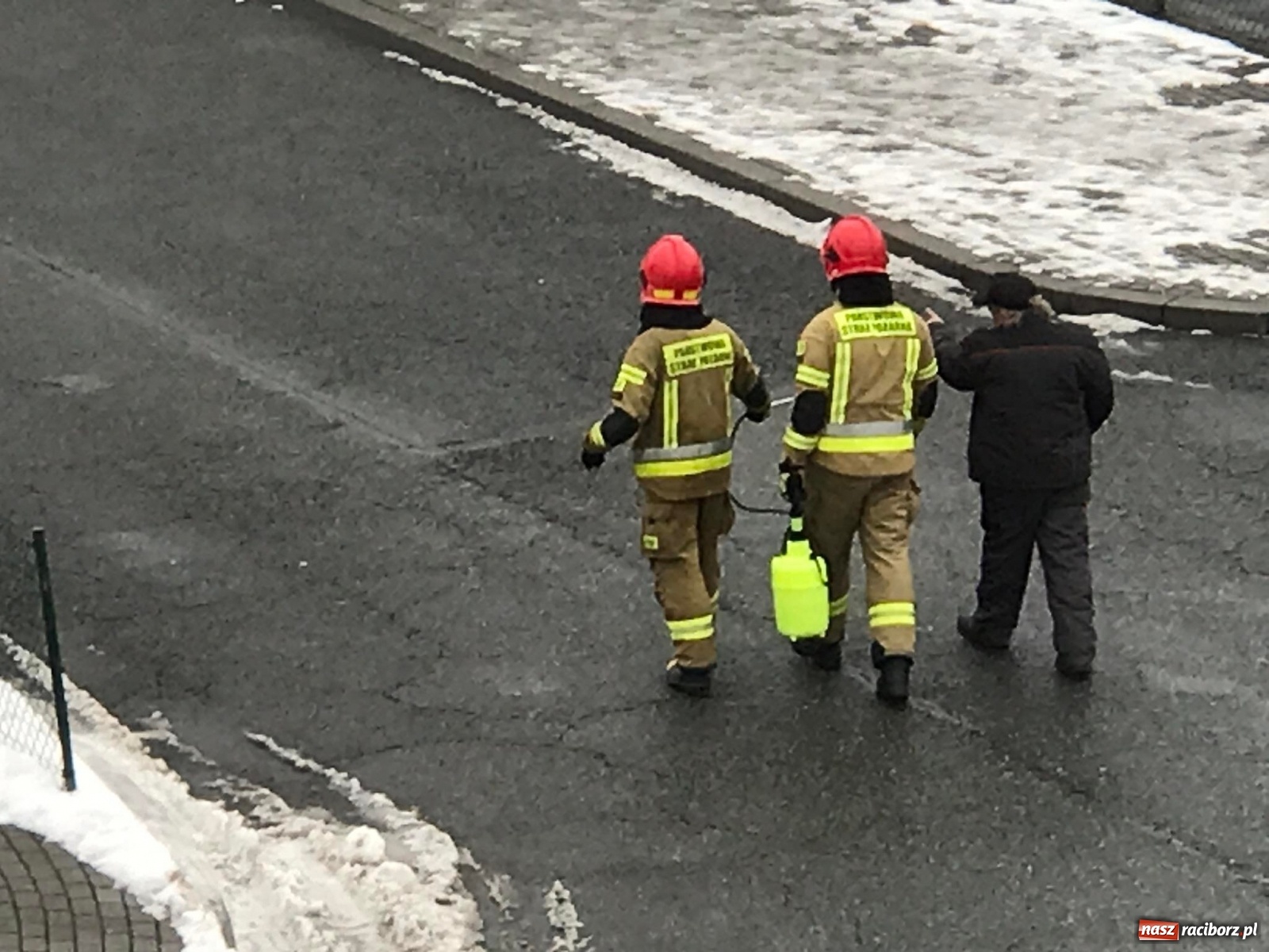 Zdjęcie w galerii na portalu naszraciborz.pl: Raport 998. Zaniepokojona sąsiadka wezwała strażaków wiadomości z regionu