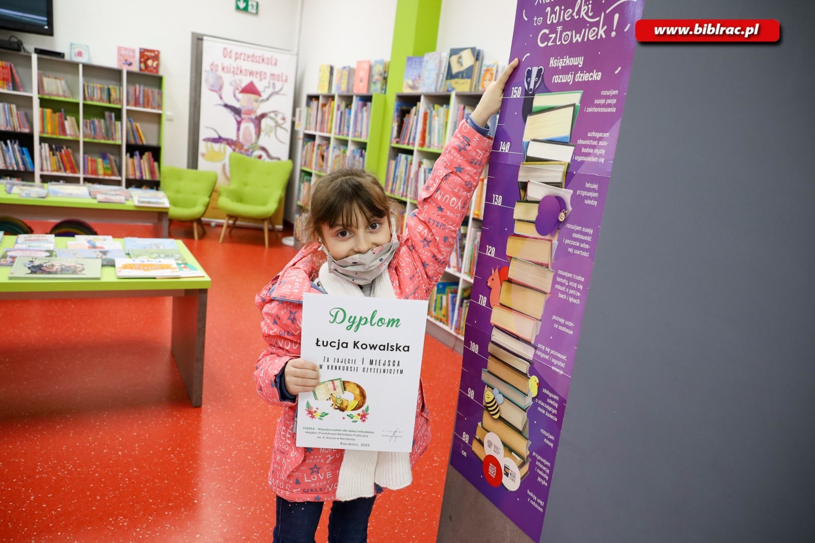 Zdjęcie w galerii na portalu naszraciborz.pl: 29 uczestników i metry przeczytanych książek! wiadomości z regionu