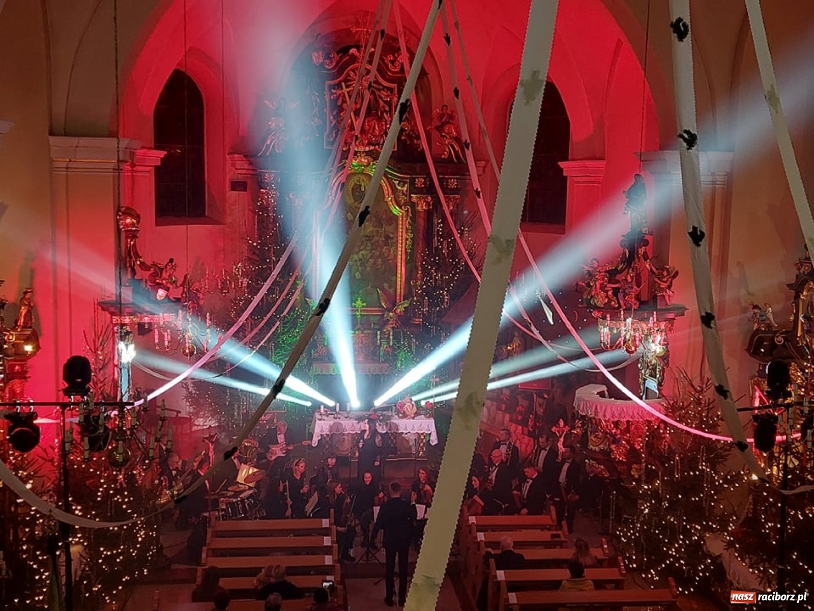 Zdjęcie w galerii na portalu naszraciborz.pl: Orkiestra JSW z kolędami w Bieńkowicach. Jutro w Brzeziu wiadomości z regionu