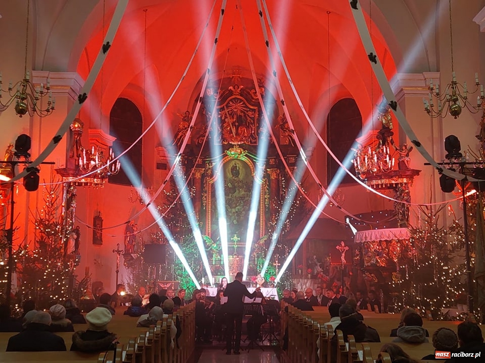 Zdjęcie w galerii na portalu naszraciborz.pl: Orkiestra JSW z kolędami w Bieńkowicach. Jutro w Brzeziu wiadomości z regionu