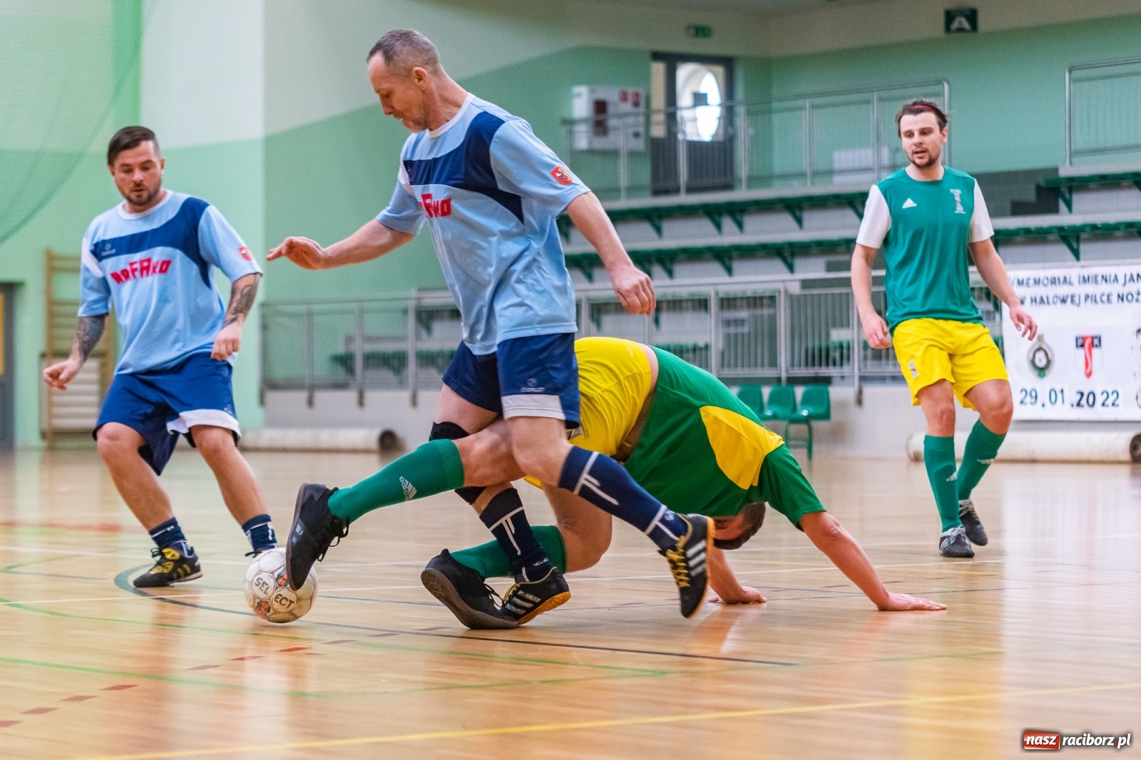 Zdjęcie w galerii na portalu naszraciborz.pl: V Memoriał im. Jana Staniendy. Sędziowie Podokręgu Racibórz znów najlepsi [FOTO] wiadomości z regionu