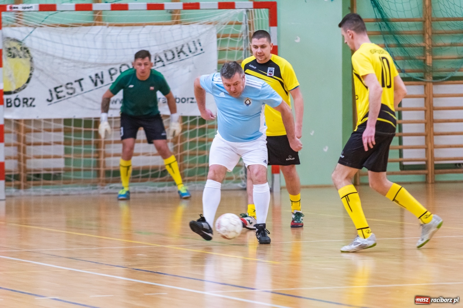 Zdjęcie w galerii na portalu naszraciborz.pl: V Memoriał im. Jana Staniendy. Sędziowie Podokręgu Racibórz znów najlepsi [FOTO] wiadomości z regionu