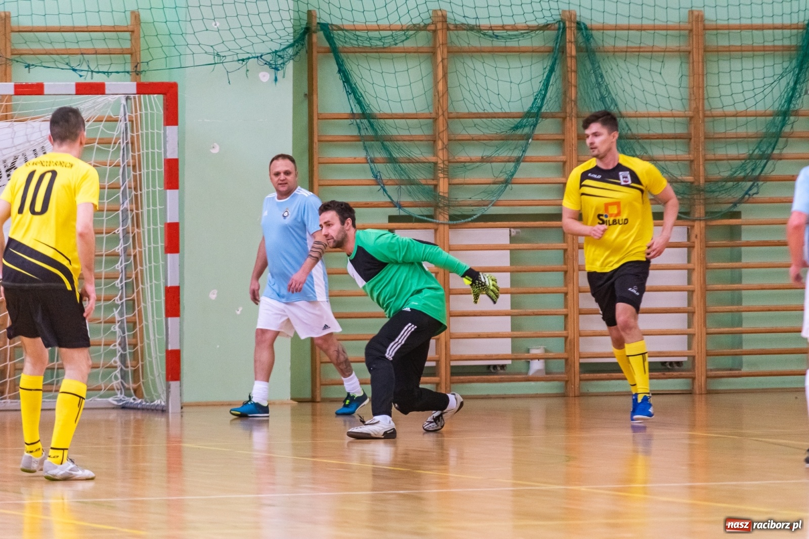 Zdjęcie w galerii na portalu naszraciborz.pl: V Memoriał im. Jana Staniendy. Sędziowie Podokręgu Racibórz znów najlepsi [FOTO] wiadomości z regionu
