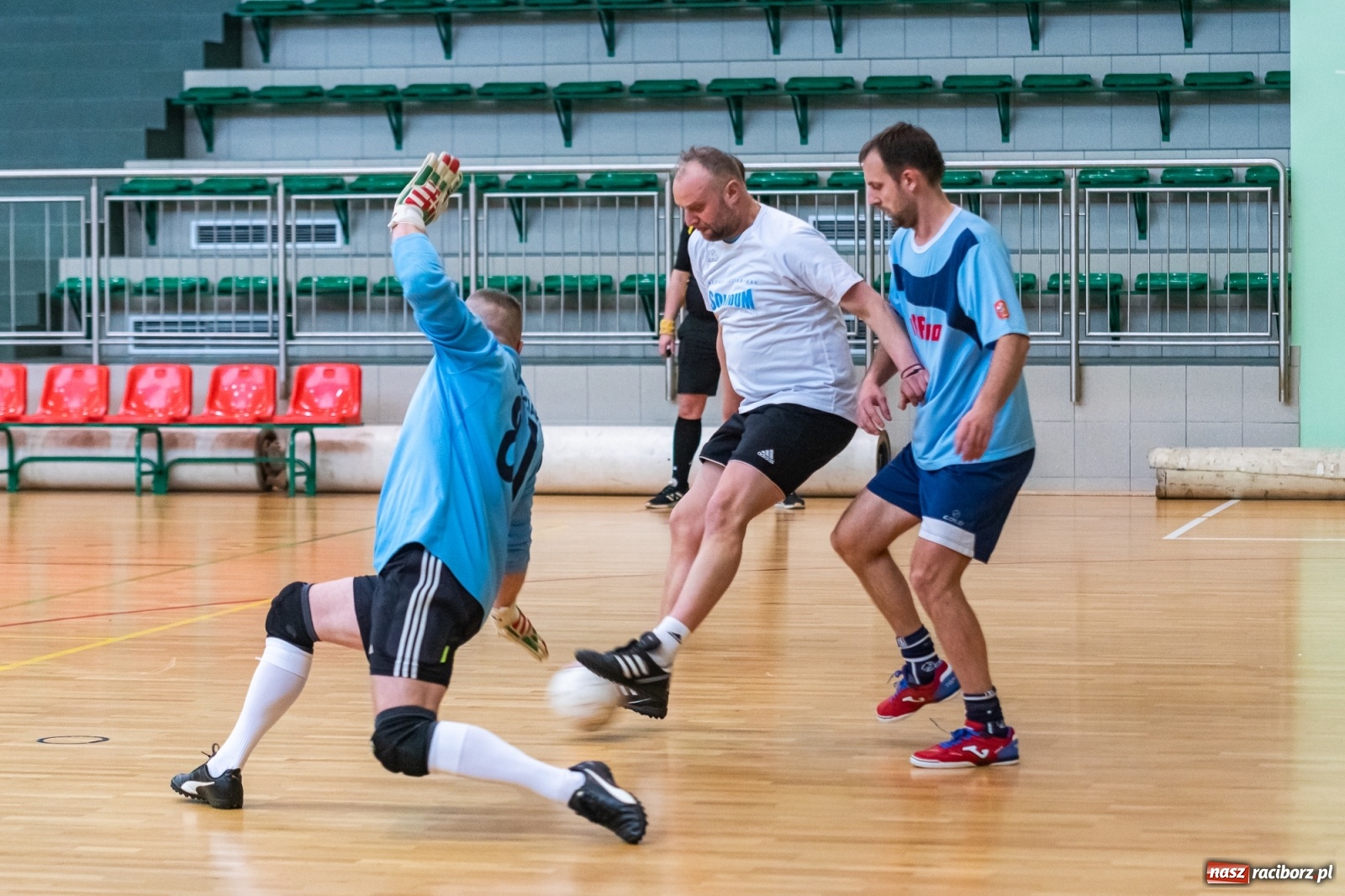 Zdjęcie w galerii na portalu naszraciborz.pl: V Memoriał im. Jana Staniendy. Sędziowie Podokręgu Racibórz znów najlepsi [FOTO] wiadomości z regionu