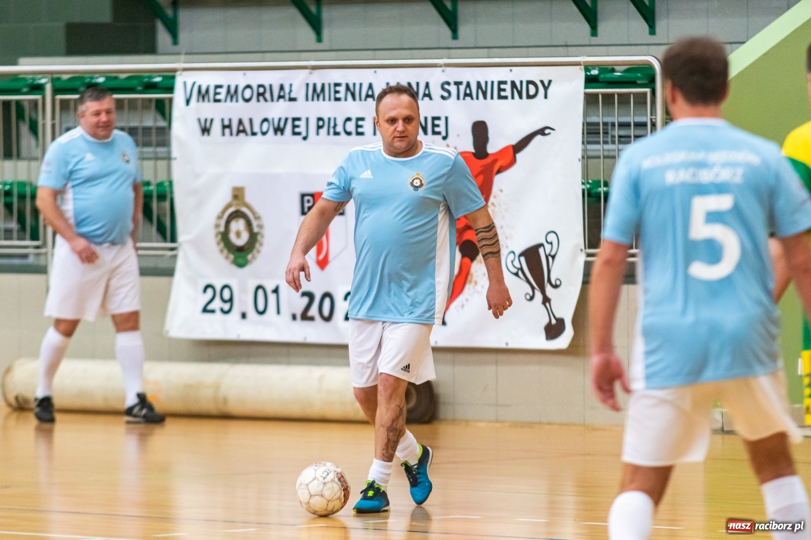 Zdjęcie w galerii na portalu naszraciborz.pl: V Memoriał im. Jana Staniendy. Sędziowie Podokręgu Racibórz znów najlepsi [FOTO] wiadomości z regionu
