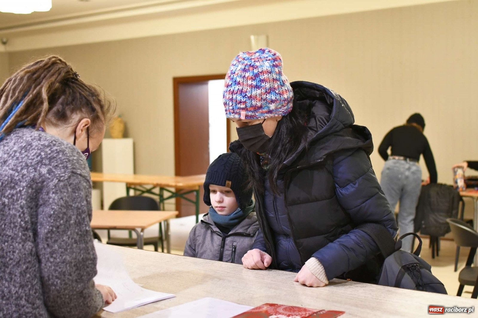 Zdjęcie w galerii na portalu naszraciborz.pl: 30 finał WOŚP. Kwestuje około stu wolontariuszy. Będzie relacja w TVN z Raciborza wiadomości z regionu