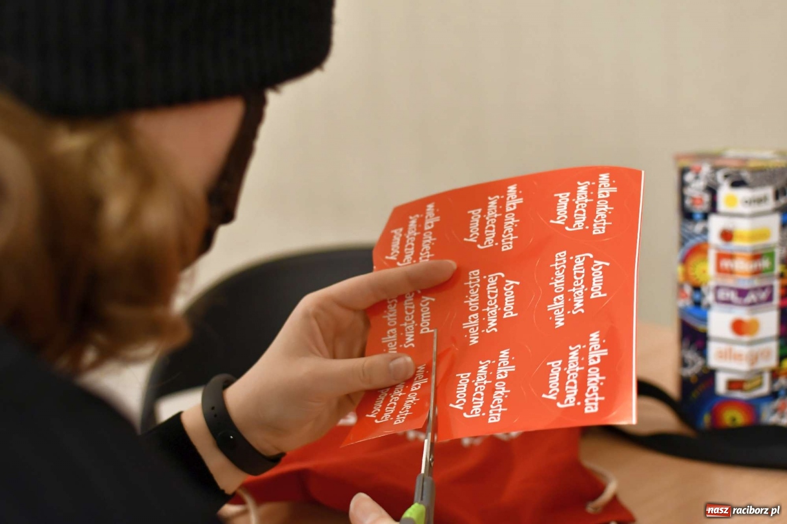 Zdjęcie w galerii na portalu naszraciborz.pl: 30 finał WOŚP. Kwestuje około stu wolontariuszy. Będzie relacja w TVN z Raciborza wiadomości z regionu