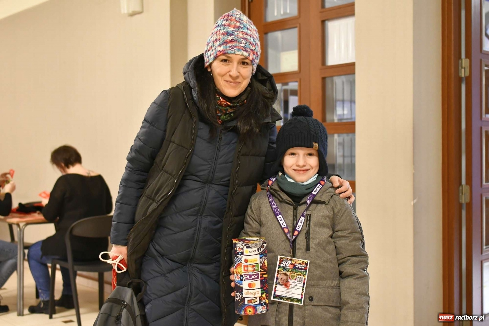 Zdjęcie w galerii na portalu naszraciborz.pl: 30 finał WOŚP. Kwestuje około stu wolontariuszy. Będzie relacja w TVN z Raciborza wiadomości z regionu