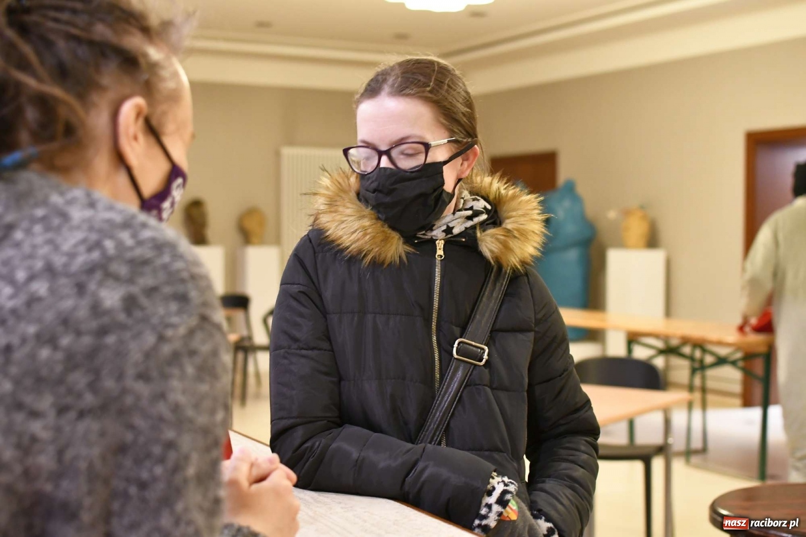 Zdjęcie w galerii na portalu naszraciborz.pl: 30 finał WOŚP. Kwestuje około stu wolontariuszy. Będzie relacja w TVN z Raciborza wiadomości z regionu