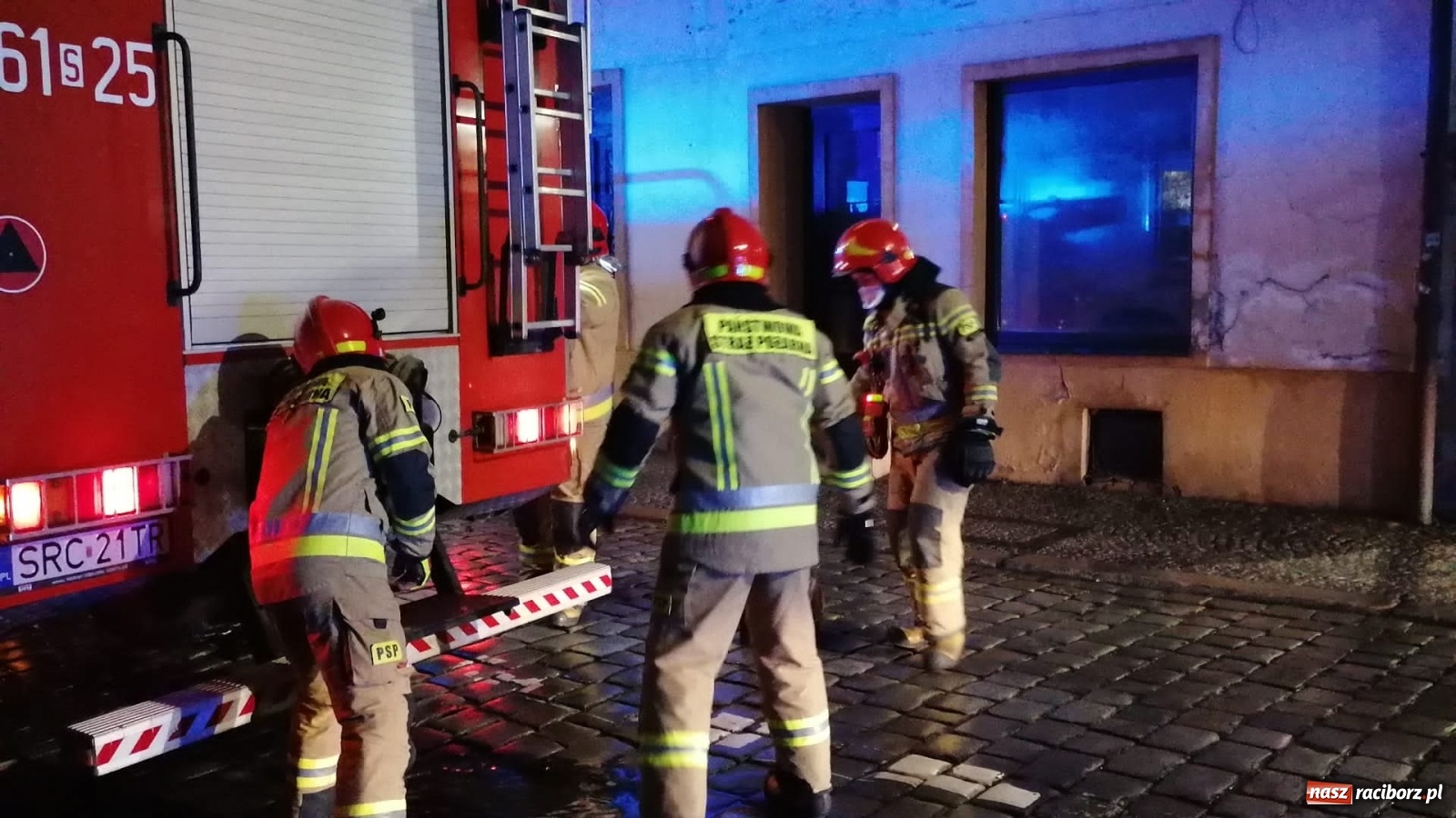 Zdjęcie w galerii na portalu naszraciborz.pl: Cztery zastępy w akcji na Chopina w Raciborzu [FOTO i WIDEO] wiadomości z regionu