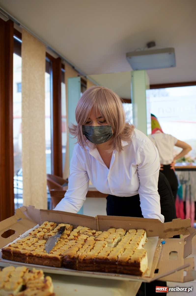 Zdjęcie w galerii na portalu naszraciborz.pl: 30. finał WOŚP w tworkowskim studiu Luiza wiadomości z regionu