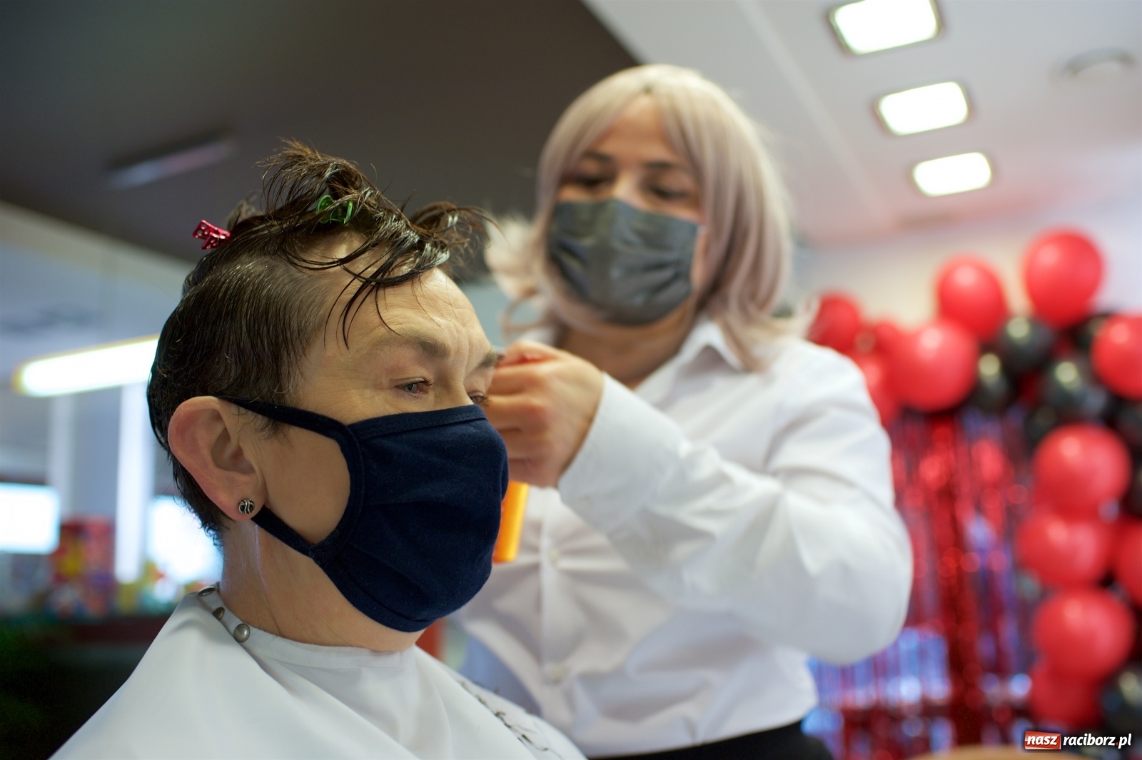 Zdjęcie w galerii na portalu naszraciborz.pl: 30. finał WOŚP w tworkowskim studiu Luiza wiadomości z regionu