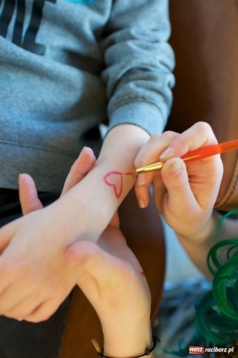 Zdjęcie w galerii na portalu naszraciborz.pl: 30. finał WOŚP w tworkowskim studiu Luiza wiadomości z regionu