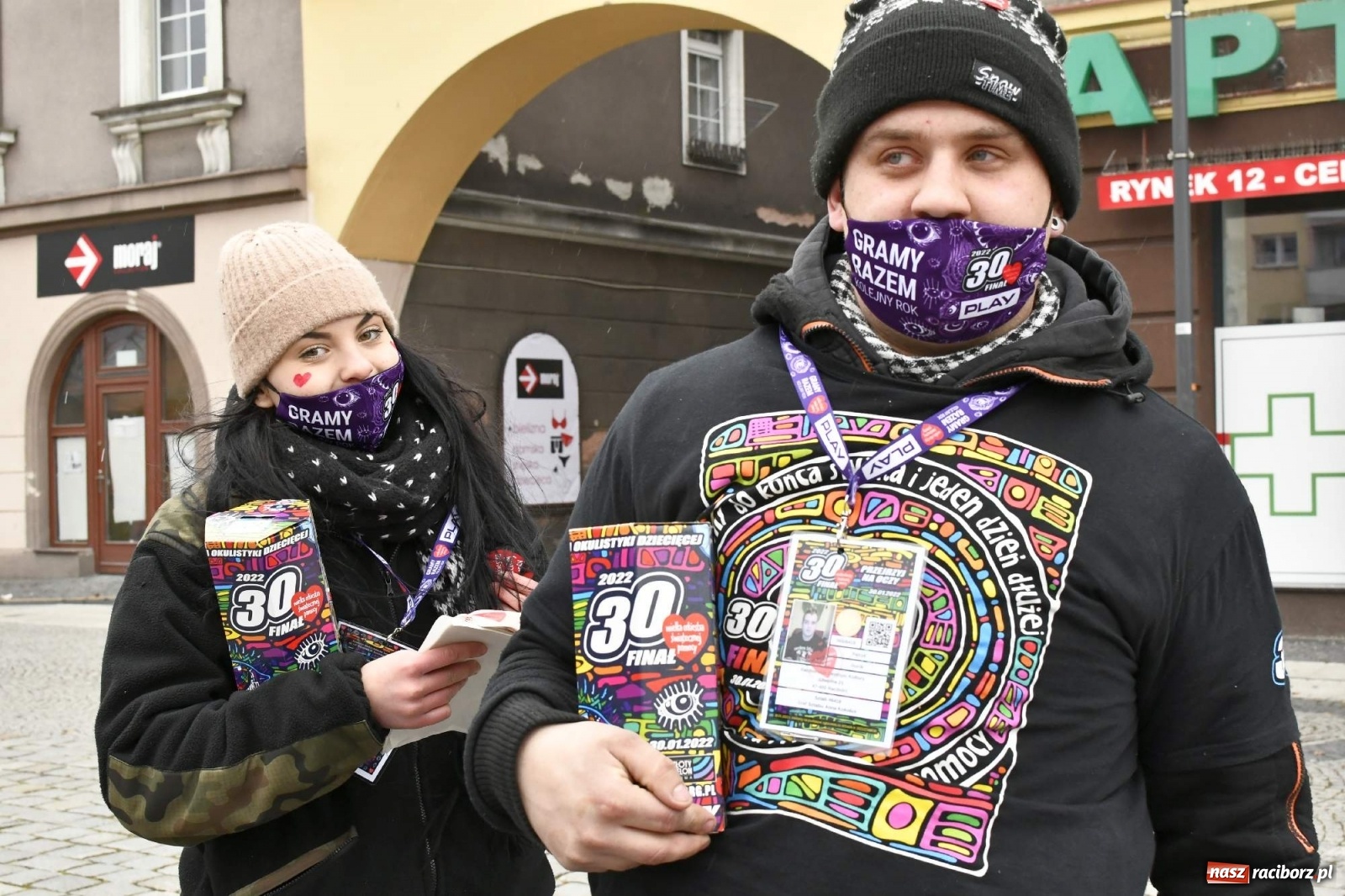 Zdjęcie w galerii na portalu naszraciborz.pl: Morsy, wojowie, strażacy, strzelcy i ciocia Klocia – 30. finał WOŚP na raciborskim Rynku wiadomości z regionu