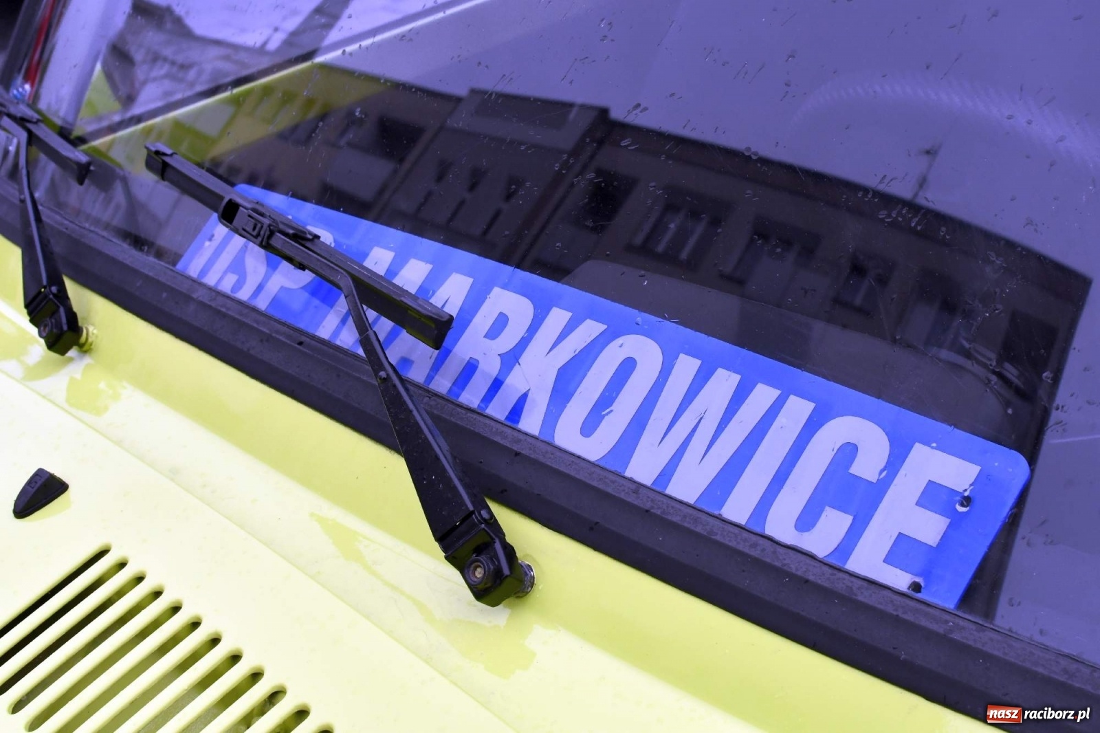 Zdjęcie w galerii na portalu naszraciborz.pl: Morsy, wojowie, strażacy, strzelcy i ciocia Klocia – 30. finał WOŚP na raciborskim Rynku wiadomości z regionu