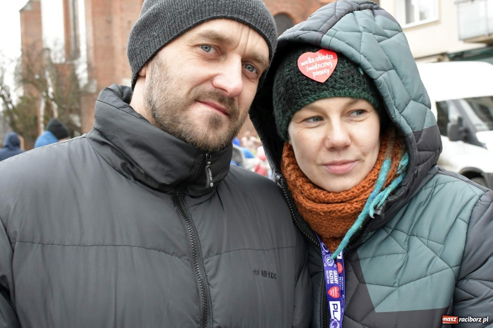 Zdjęcie w galerii na portalu naszraciborz.pl: Morsy, wojowie, strażacy, strzelcy i ciocia Klocia – 30. finał WOŚP na raciborskim Rynku wiadomości z regionu