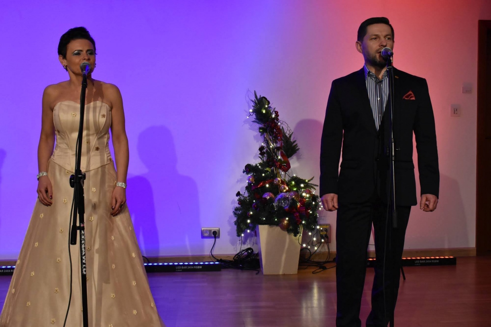 Zdjęcie w galerii na portalu naszraciborz.pl: Operetkowe szlagiery i nie tylko zabrzmiały na zamku wiadomości z regionu