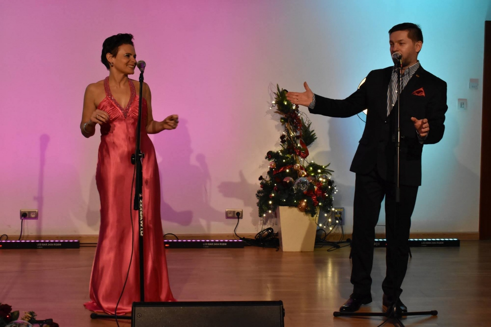 Zdjęcie w galerii na portalu naszraciborz.pl: Operetkowe szlagiery i nie tylko zabrzmiały na zamku wiadomości z regionu