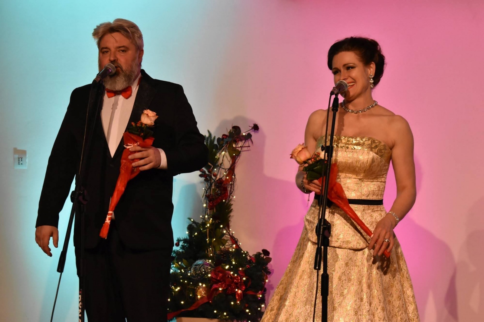 Zdjęcie w galerii na portalu naszraciborz.pl: Operetkowe szlagiery i nie tylko zabrzmiały na zamku wiadomości z regionu