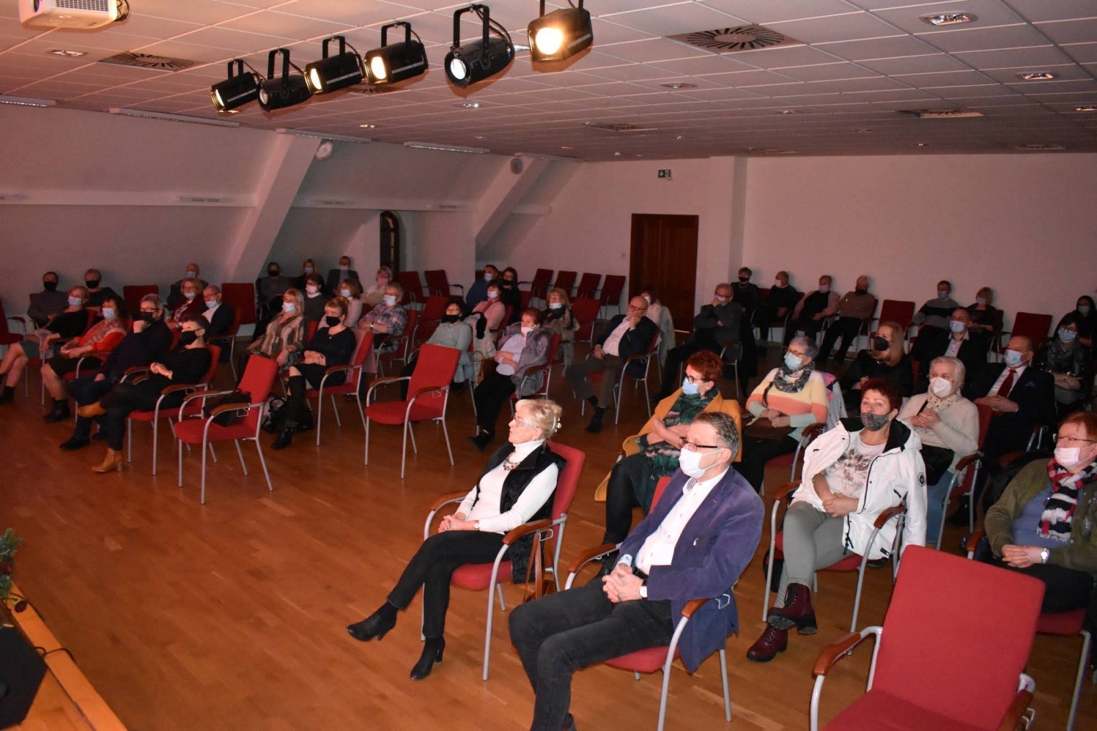 Zdjęcie w galerii na portalu naszraciborz.pl: Operetkowe szlagiery i nie tylko zabrzmiały na zamku wiadomości z regionu