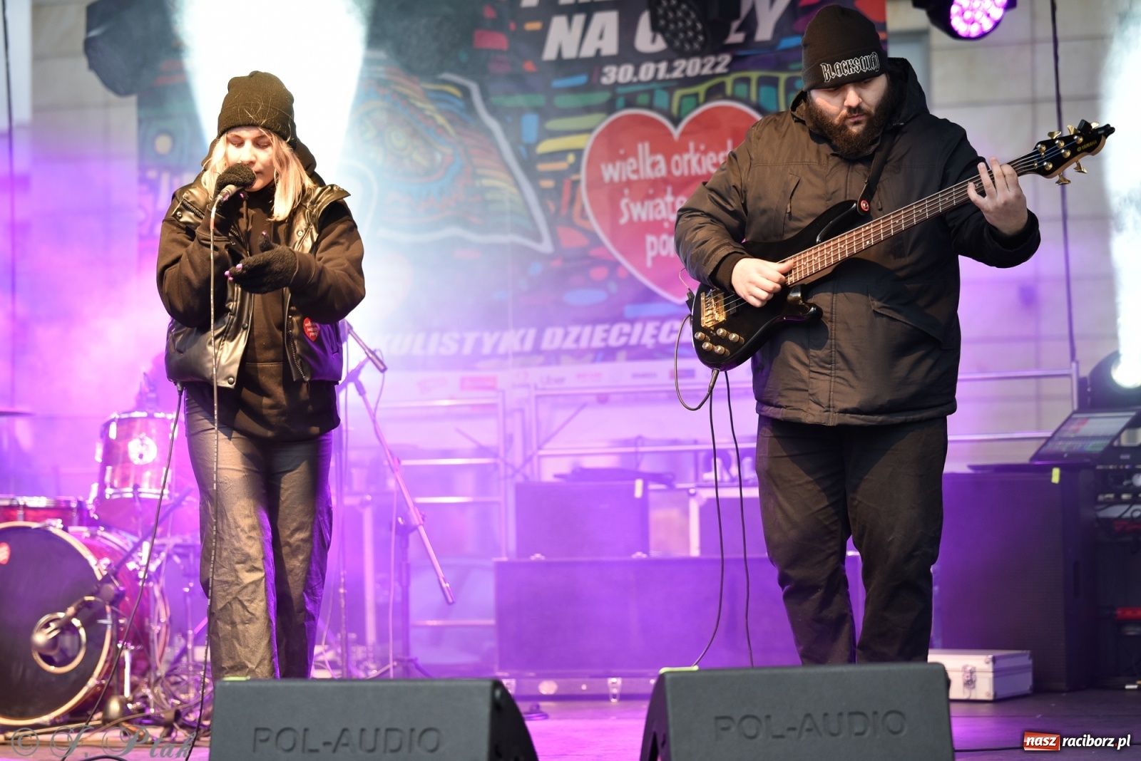 Zdjęcie w galerii na portalu naszraciborz.pl: 30. finał WOŚP w Raciborzu. Kamila Krawczyk, zumba i Sari Ska Band wiadomości z regionu