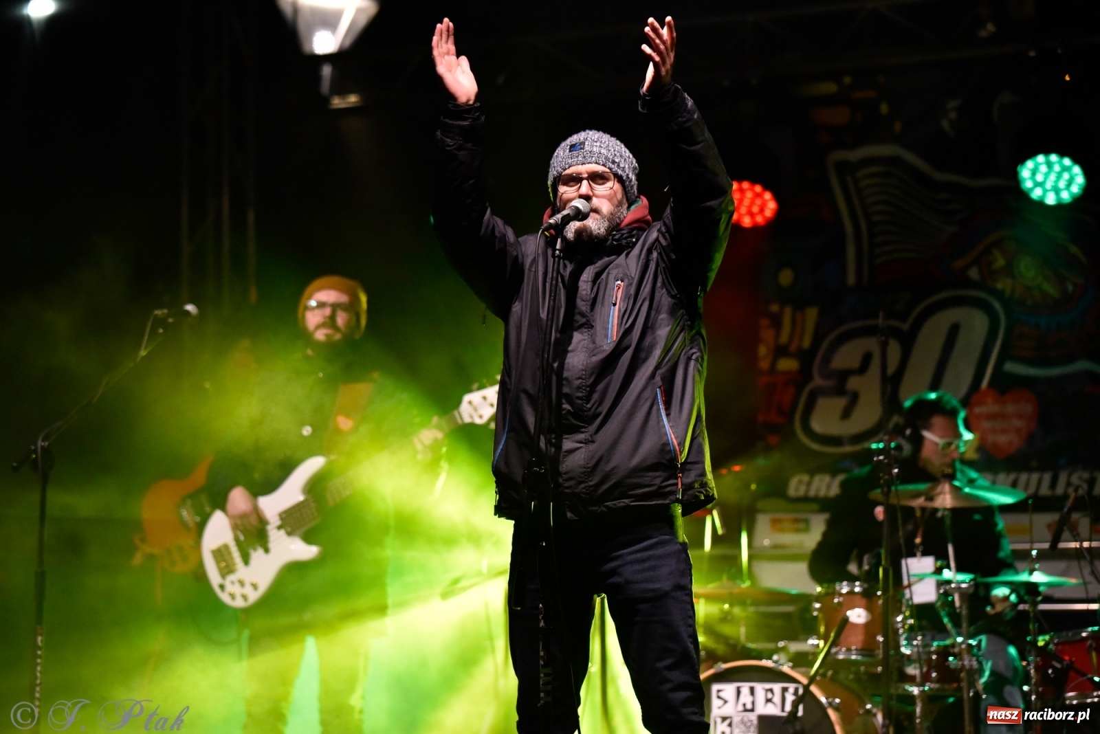 Zdjęcie w galerii na portalu naszraciborz.pl: 30. finał WOŚP w Raciborzu. Kamila Krawczyk, zumba i Sari Ska Band wiadomości z regionu