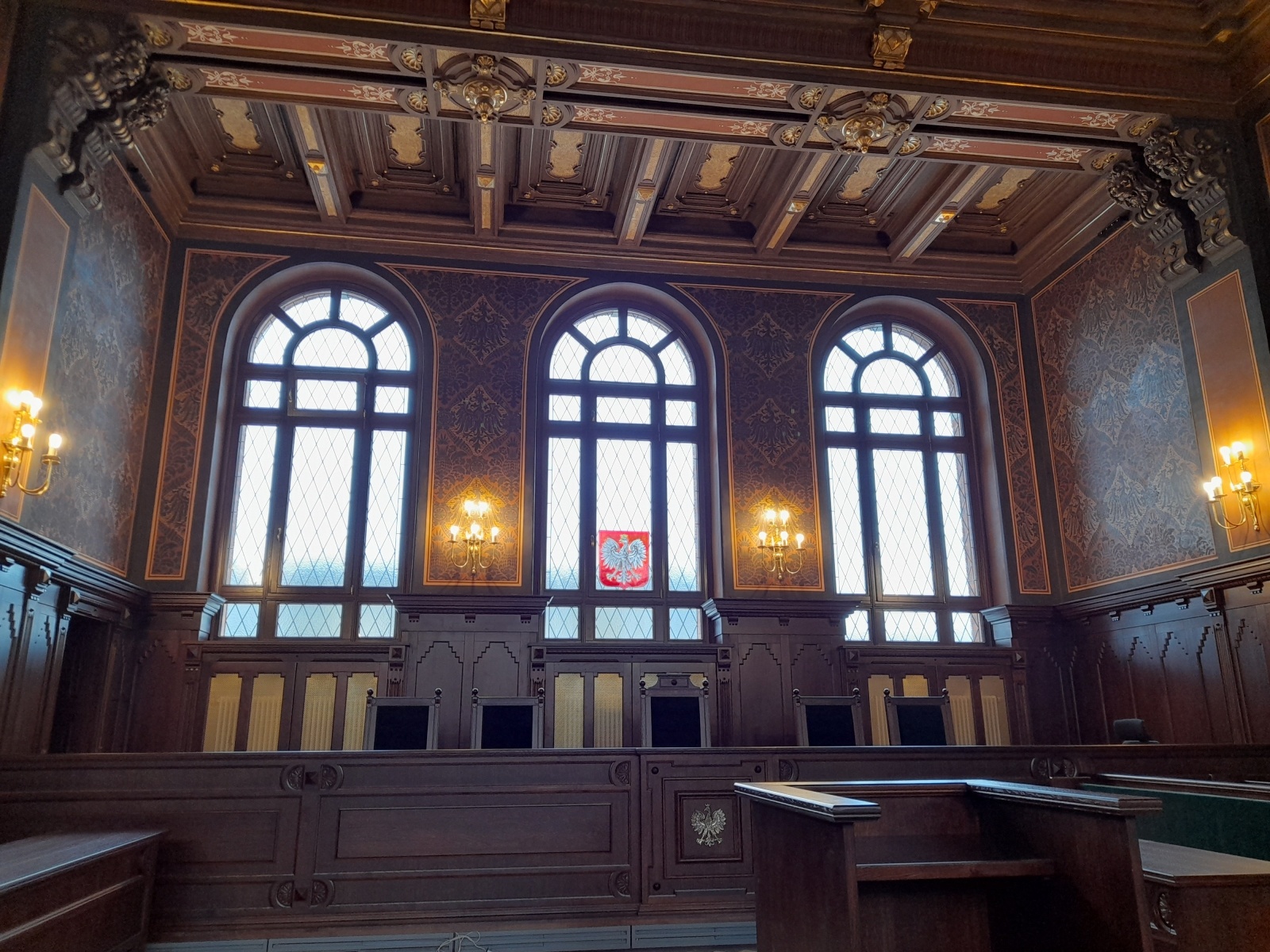 Zdjęcie w galerii na portalu naszraciborz.pl: Sąd przy Wojska Polskiego gotowy na otwarcie. Odnowione wnętrza imponują [FOTO] wiadomości z regionu