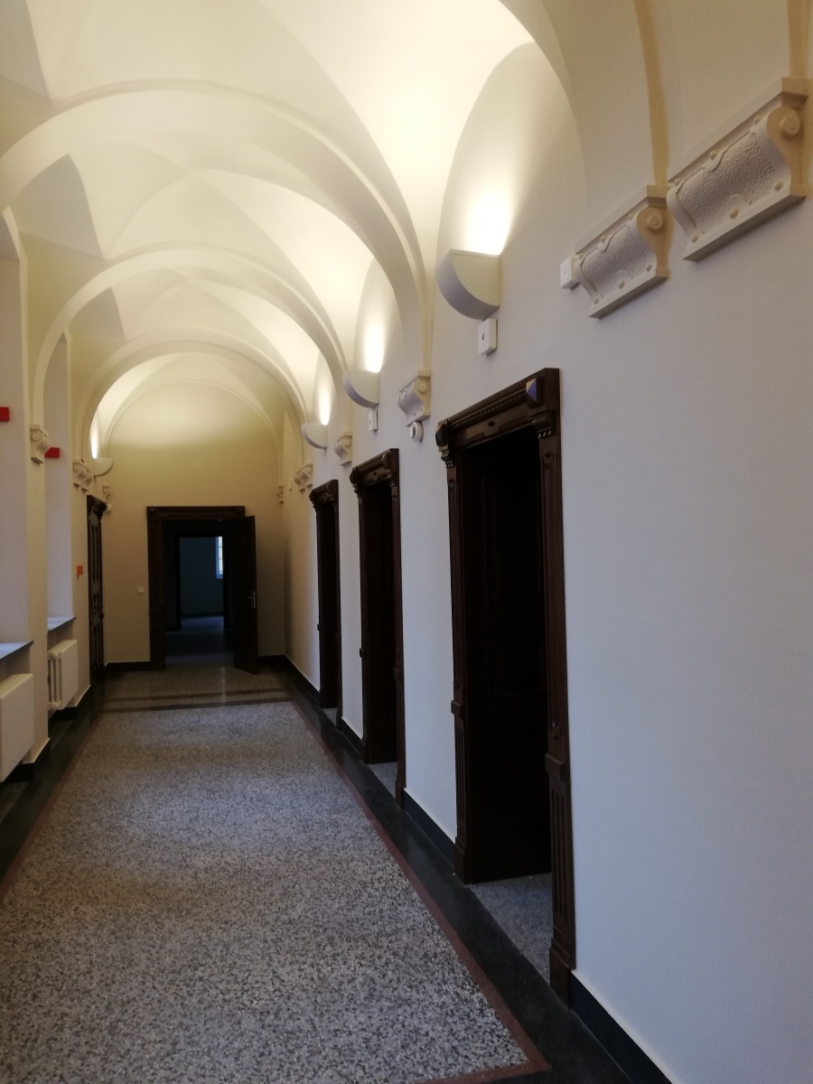 Zdjęcie w galerii na portalu naszraciborz.pl: Sąd przy Wojska Polskiego gotowy na otwarcie. Odnowione wnętrza imponują [FOTO] wiadomości z regionu