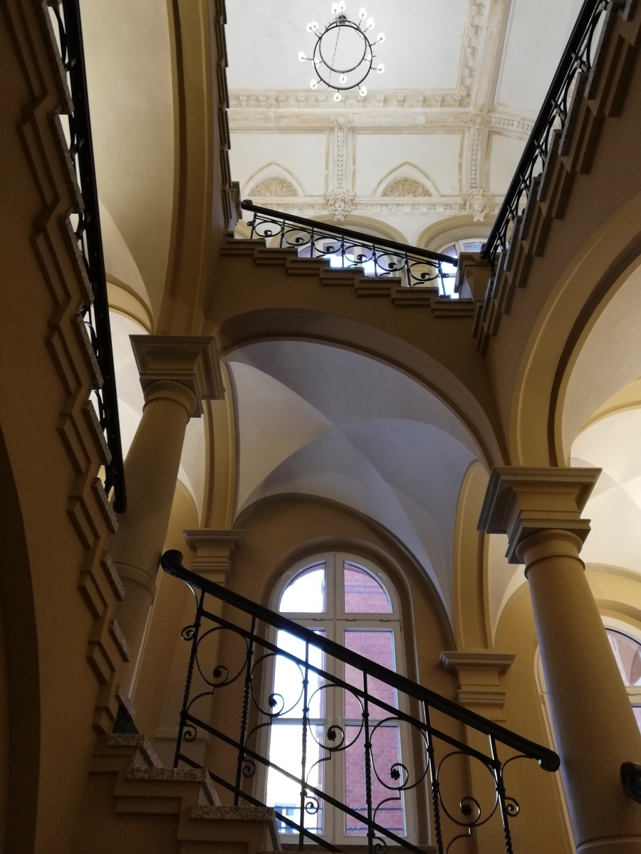 Zdjęcie w galerii na portalu naszraciborz.pl: Sąd przy Wojska Polskiego gotowy na otwarcie. Odnowione wnętrza imponują [FOTO] wiadomości z regionu