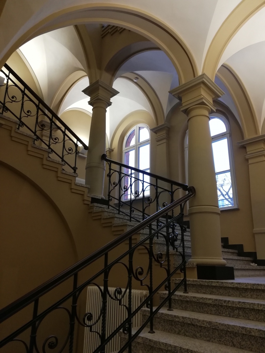 Zdjęcie w galerii na portalu naszraciborz.pl: Sąd przy Wojska Polskiego gotowy na otwarcie. Odnowione wnętrza imponują [FOTO] wiadomości z regionu