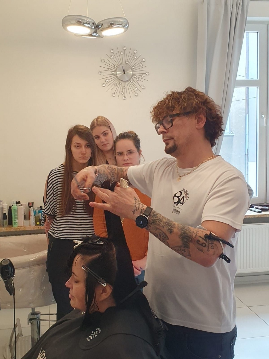 Zdjęcie w galerii na portalu naszraciborz.pl: Uczniowie CKZiU nr 1 nie mieli w styczniu odpoczynku. Byli w salonie mistrza świata! wiadomości z regionu