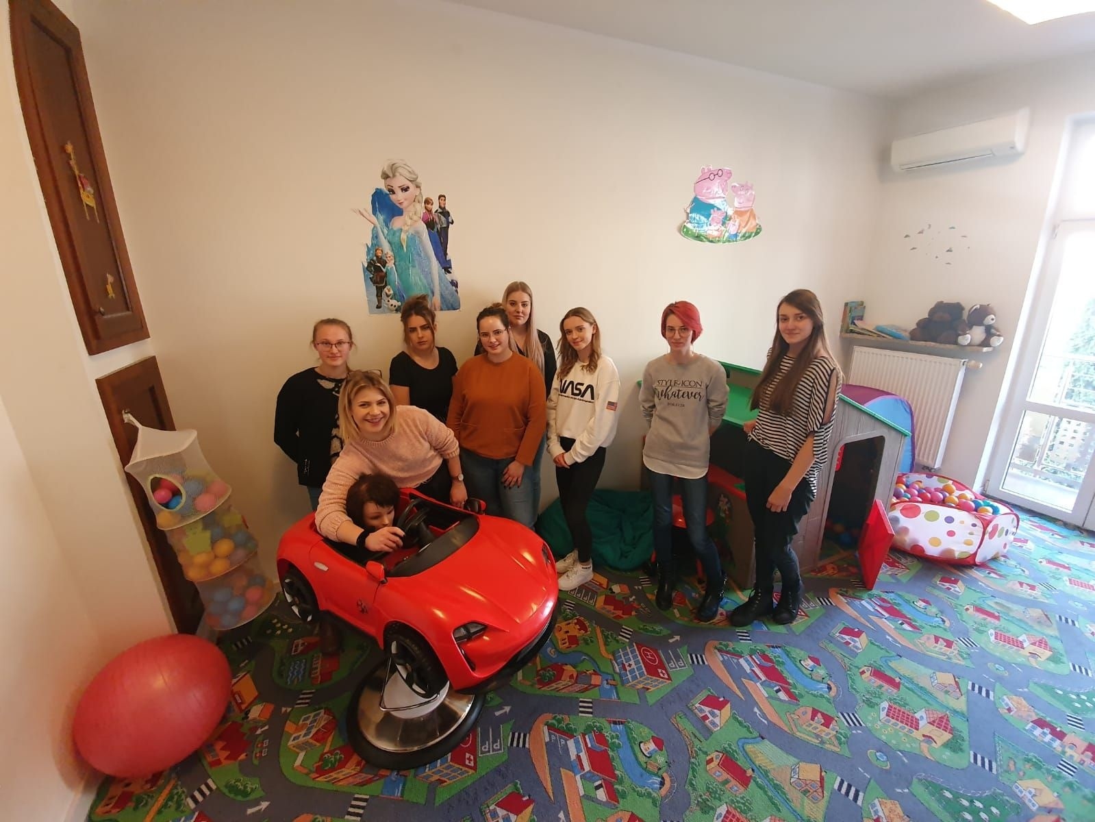 Zdjęcie w galerii na portalu naszraciborz.pl: Uczniowie CKZiU nr 1 nie mieli w styczniu odpoczynku. Byli w salonie mistrza świata! wiadomości z regionu