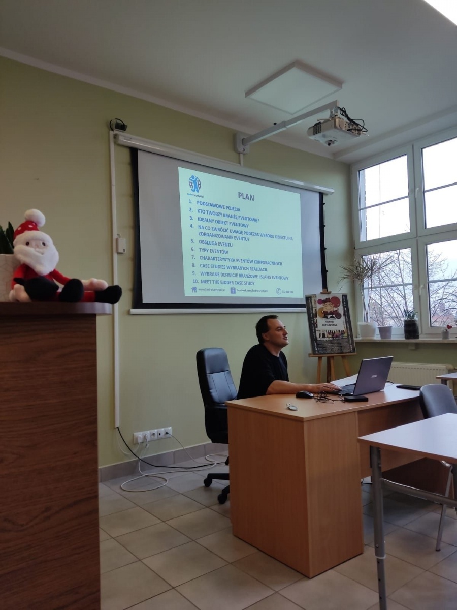 Zdjęcie w galerii na portalu naszraciborz.pl: Uczniowie CKZiU nr 1 nie mieli w styczniu odpoczynku. Byli w salonie mistrza świata! wiadomości z regionu