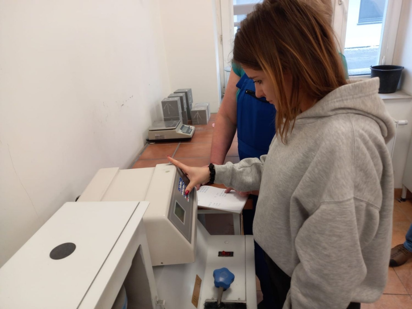 Zdjęcie w galerii na portalu naszraciborz.pl: Uczniowie CKZiU nr 1 nie mieli w styczniu odpoczynku. Byli w salonie mistrza świata! wiadomości z regionu