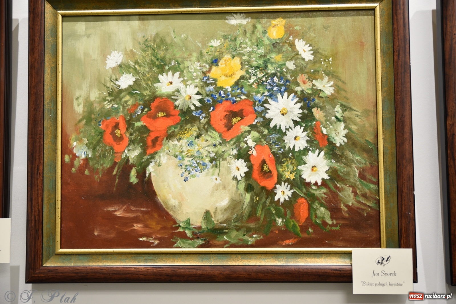 Zdjęcie w galerii na portalu naszraciborz.pl: Nie prosimy o litość. Sztuka artystów malujących ustami i nogami pokazana w Raciborzu wiadomości z regionu