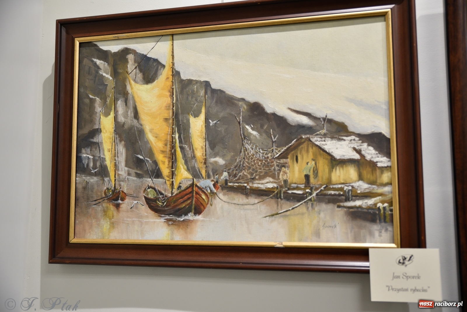 Zdjęcie w galerii na portalu naszraciborz.pl: Nie prosimy o litość. Sztuka artystów malujących ustami i nogami pokazana w Raciborzu wiadomości z regionu