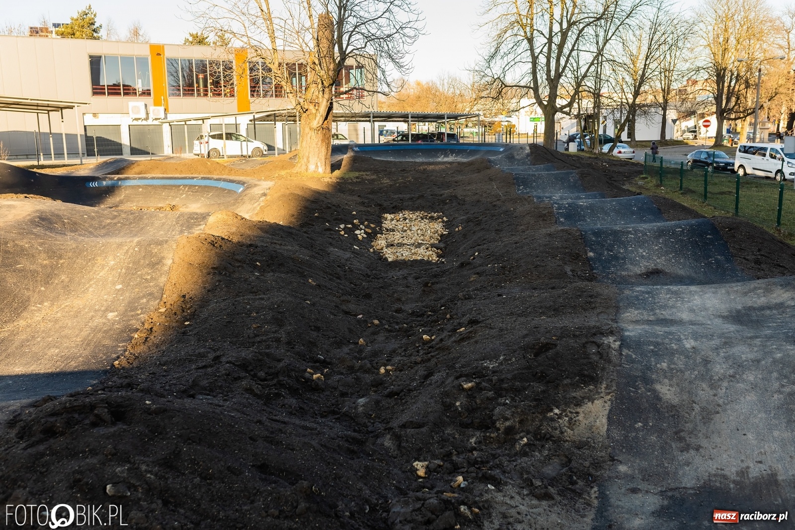 Zdjęcie w galerii na portalu naszraciborz.pl: Prawie gotowy. Tak wygląda raciborski pumptrack wiadomości z regionu
