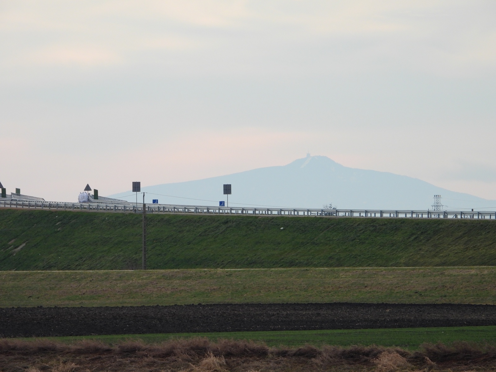 Zdjęcie w galerii na portalu naszraciborz.pl: Łysa Góra jak na dłoni. Niesamowite widoki z Raciborza wiadomości z regionu
