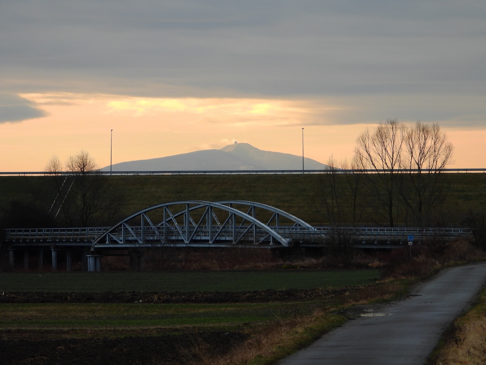 Zdjęcie w galerii na portalu naszraciborz.pl: Łysa Góra jak na dłoni. Niesamowite widoki z Raciborza wiadomości z regionu